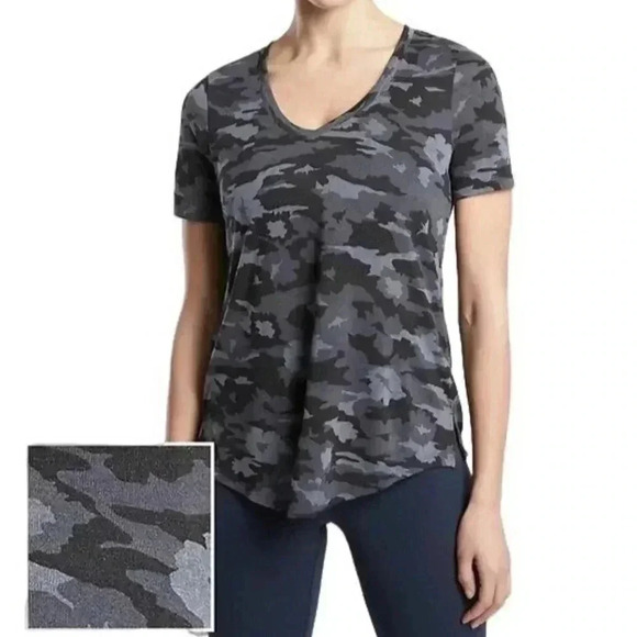 ⚡️Athleta breezy camo scoop neckline tee shirt - Picture 1 of 8